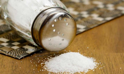  Чем может быть опасен отказ от соли: объяснение врача 